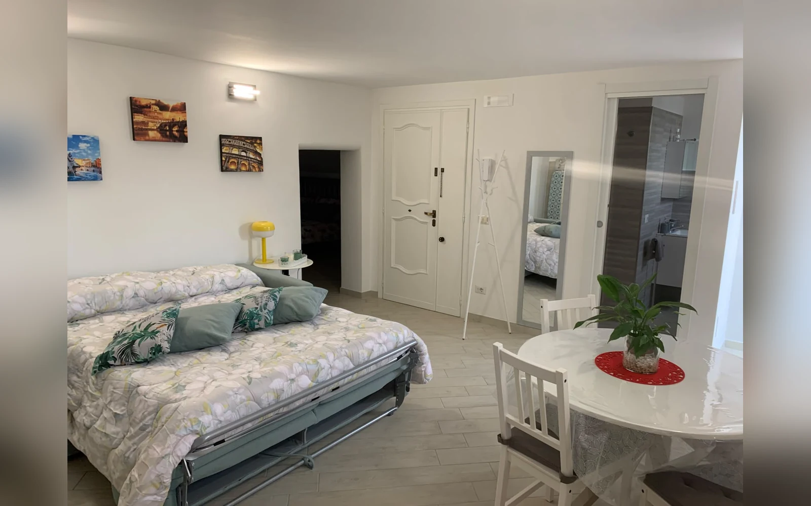 Appartamento Bijou, il divano letto matrimoniale in soggiorno